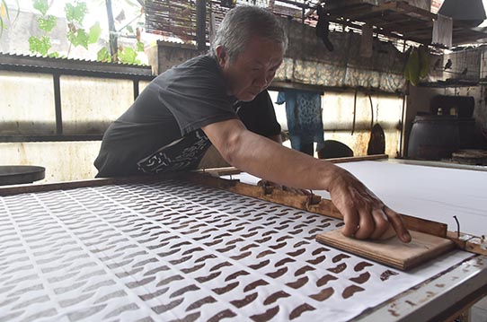 Menjaga Eksistensi Batik Bekasi