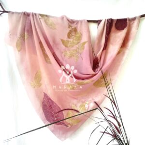 Selendang motif daun