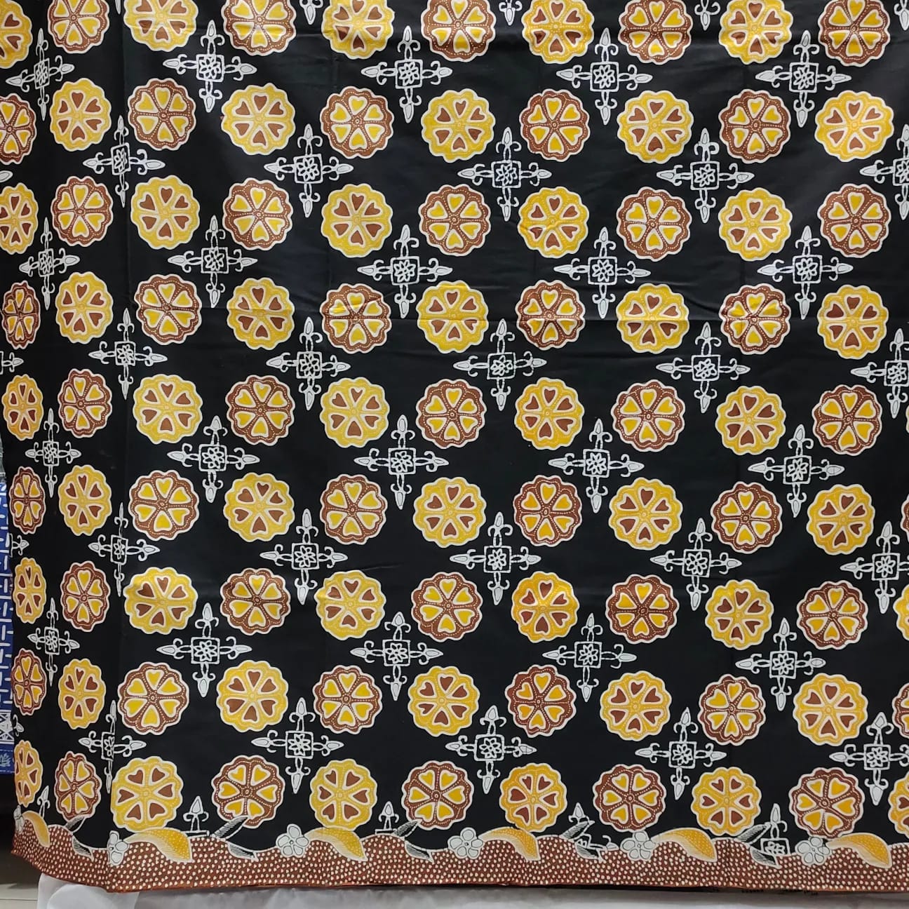 Batik tulis motif kembang goyang